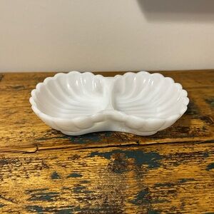 Avon White Double Shell Dish